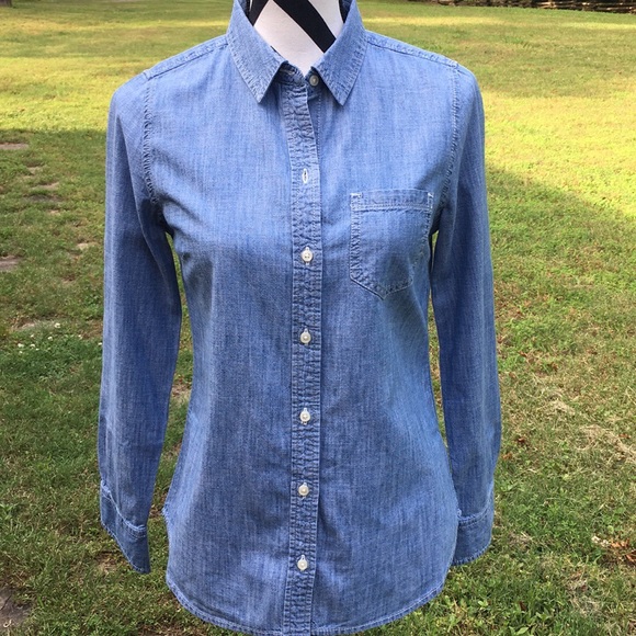 GAP Tops - GAP Chambray Boyfriend Fit Button Front Shirt